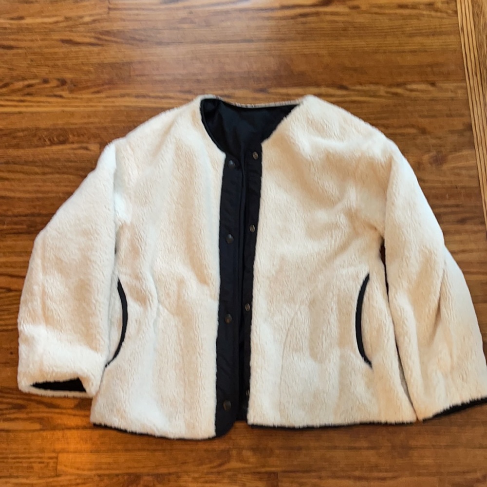 Fluffy jacket - Picture 4 of 5